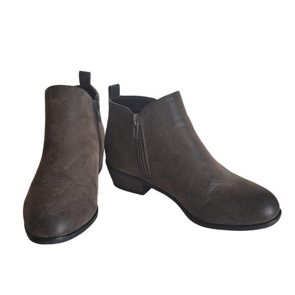 Pierre Dumas Women's Side Zip Block Heel Grey Leather Ankle Booties Size: 7 - Picture 1 of 6